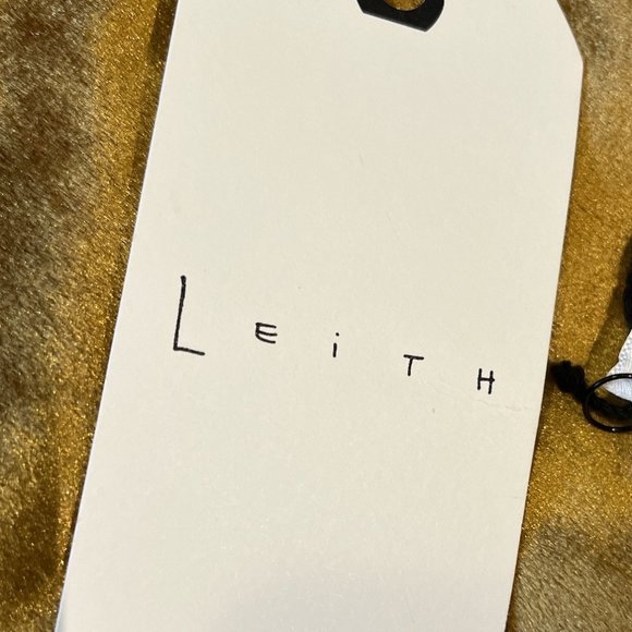 NWT LEITH Nordstrom Stunning Gold Scarf Wrap Thick Warm Gorgeous 62" x 7" - Picture 4 of 8